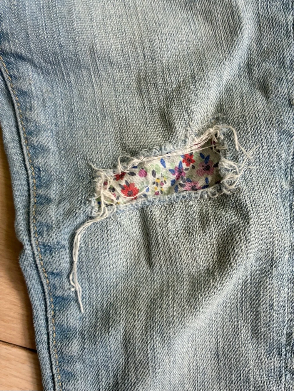 GAP Kids Denim Jeans with Ripped Knee Floral Patches EUC Size 5T